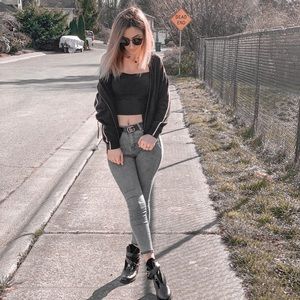 Meet your Posher, Narina